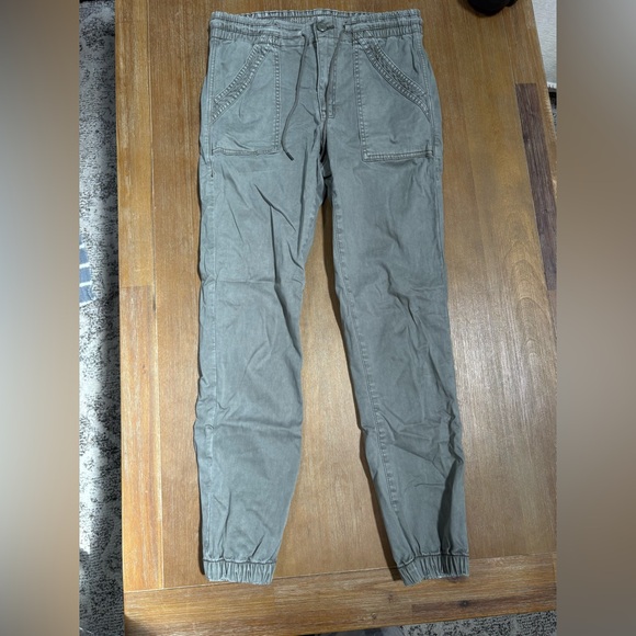 American Eagle Outfitters Pants - American Eagle Outfitters Olive Joggers
